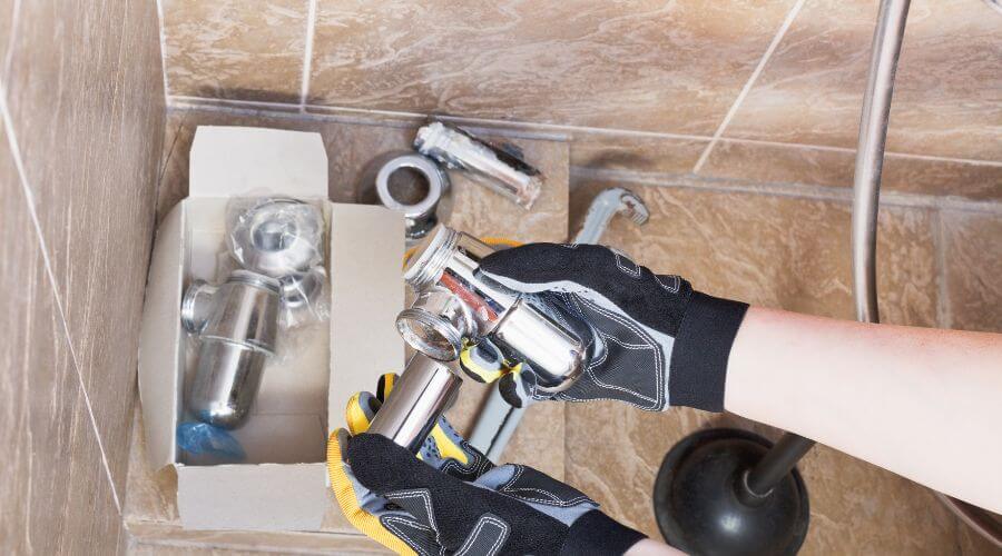 Professional gutter cleaning in Farson, WY